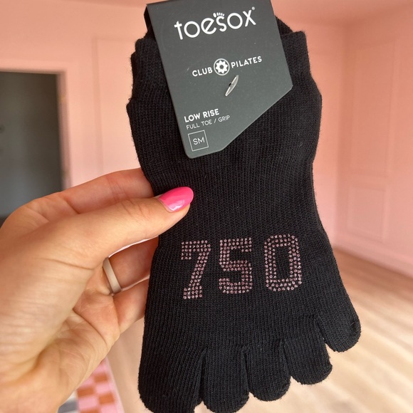 Club Pilates 750 Club Milestone Grip Socks - Picture 1 of 2